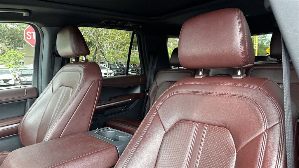 Used 2023 Ford Expedition Limited image 43
