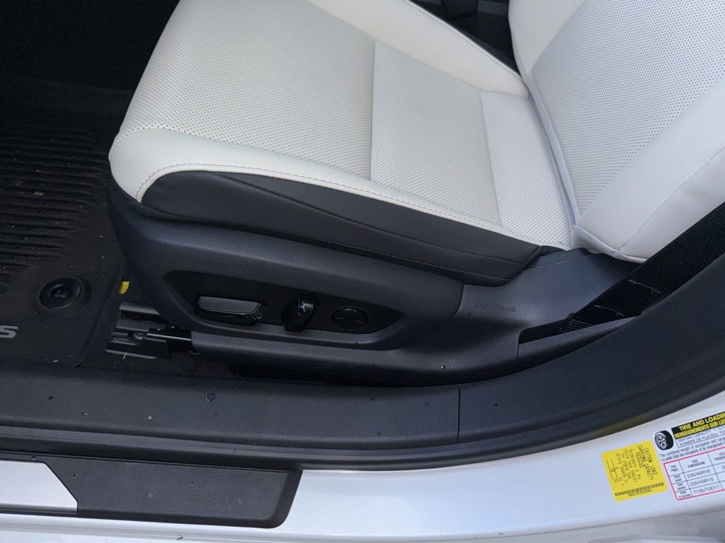 Certified 2025 Lexus ES 350 w/ Premium Package FWD image 12