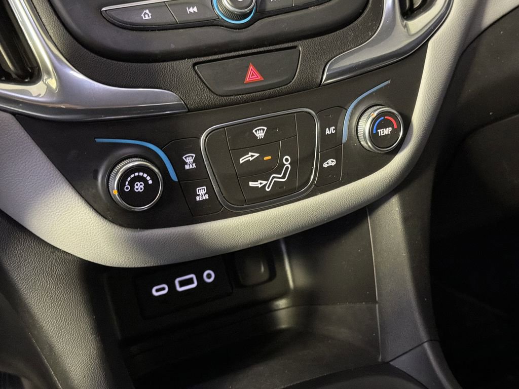 Used 2020 Chevrolet Equinox LS image 22