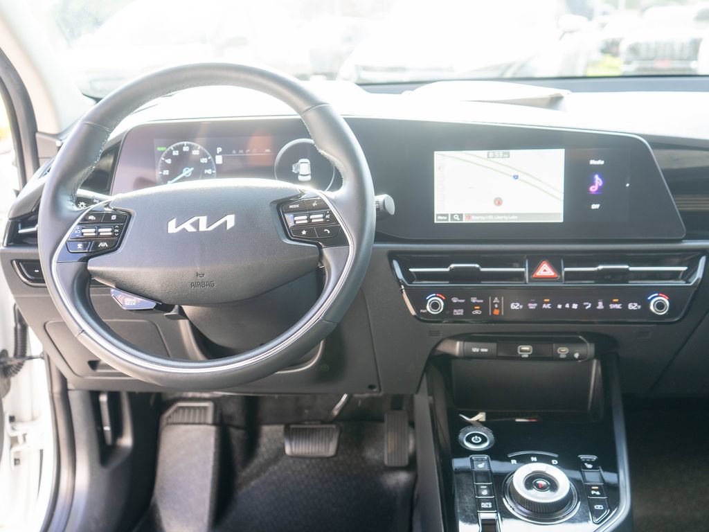 Certified 2023 Kia Niro Wind w/ Wind Preserve Package FWD image 14