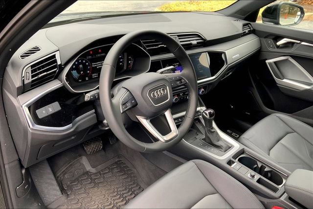 Used 2025 Audi Q3 2.0T Premium Plus w/ Premium Plus Package image 17