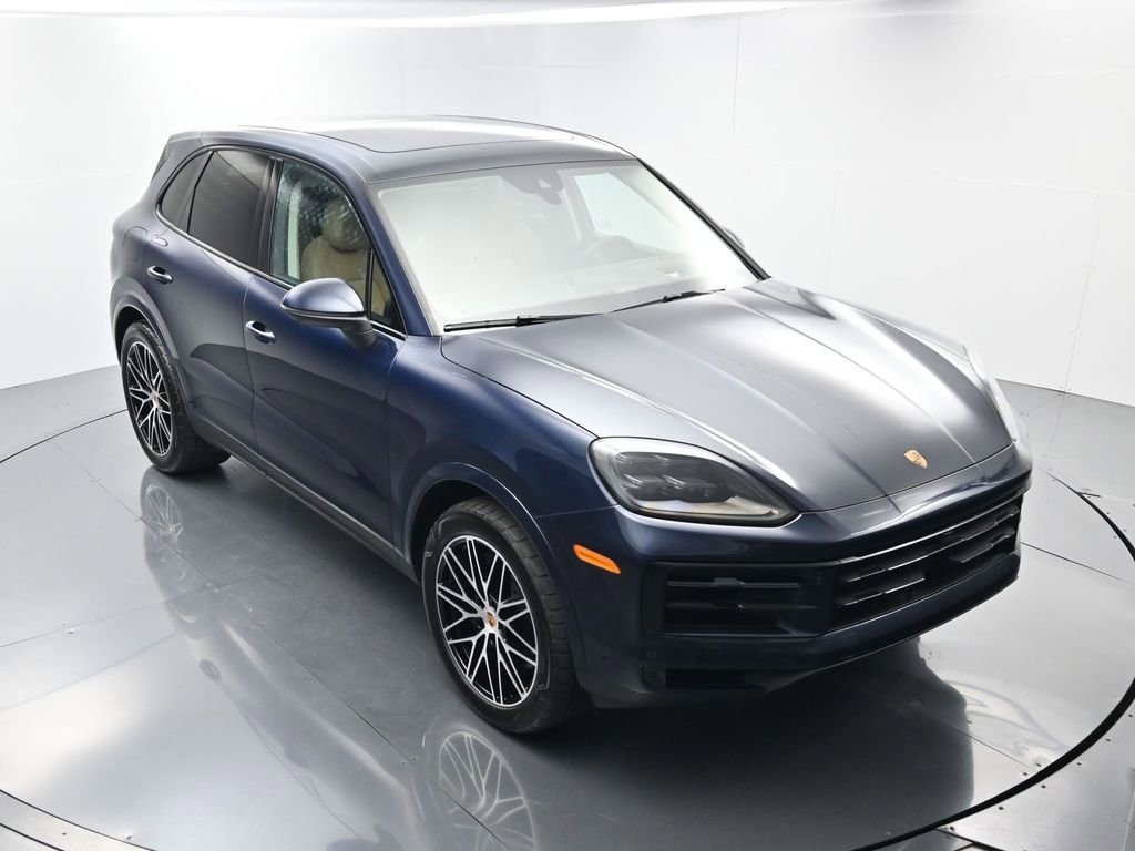 Used 2025 Porsche Cayenne image 42