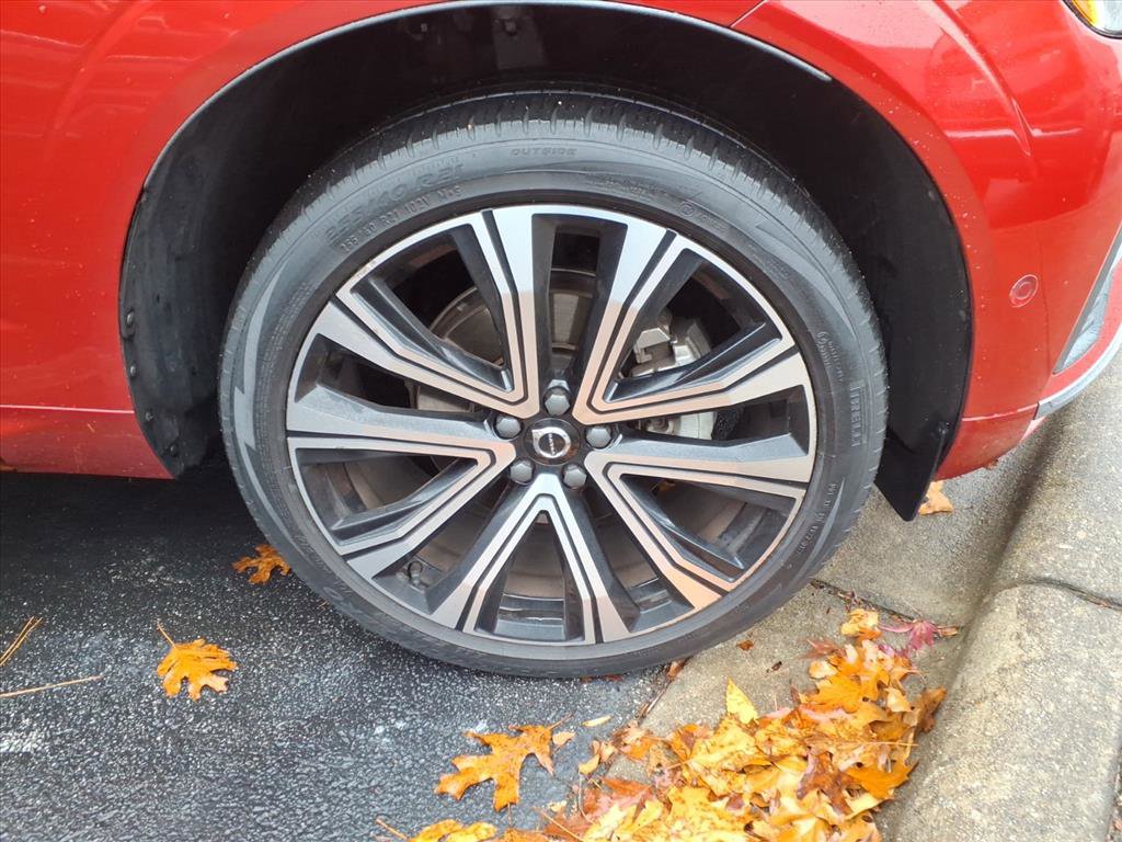 Certified 2023 Volvo XC60 B5 Ultimate image 11