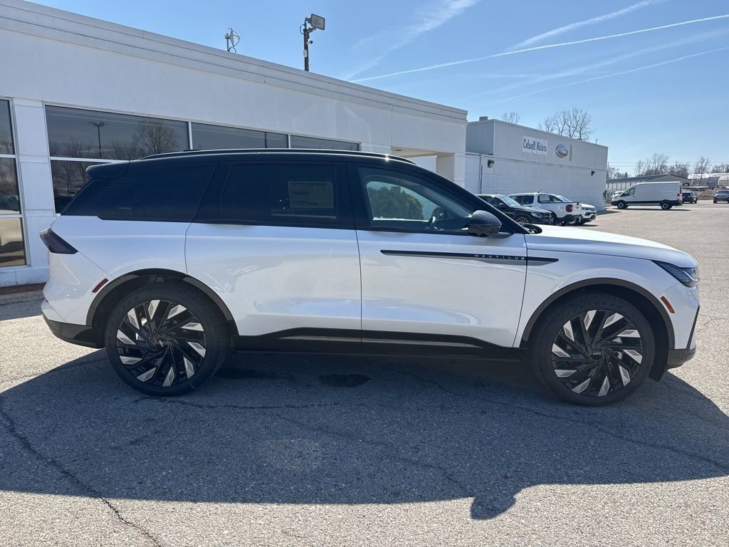 New 2026 Lincoln Nautilus Reserve w/ Jet Appearance Package image 2