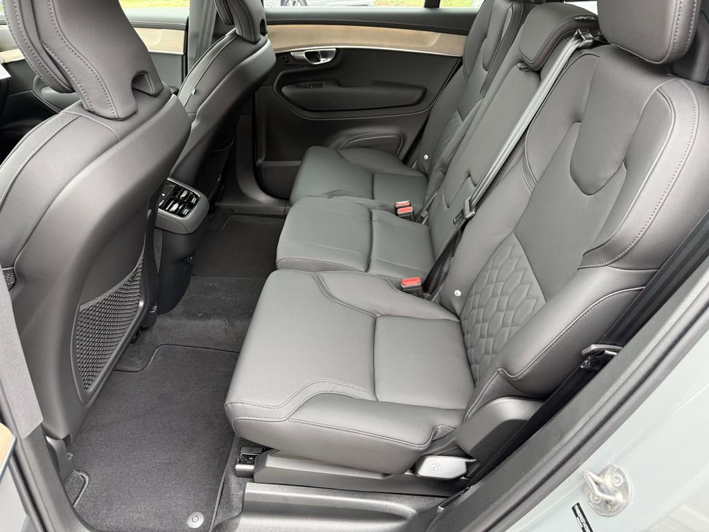 New 2026 Volvo XC90 B6 Plus w/ Protection Package Premier image 11