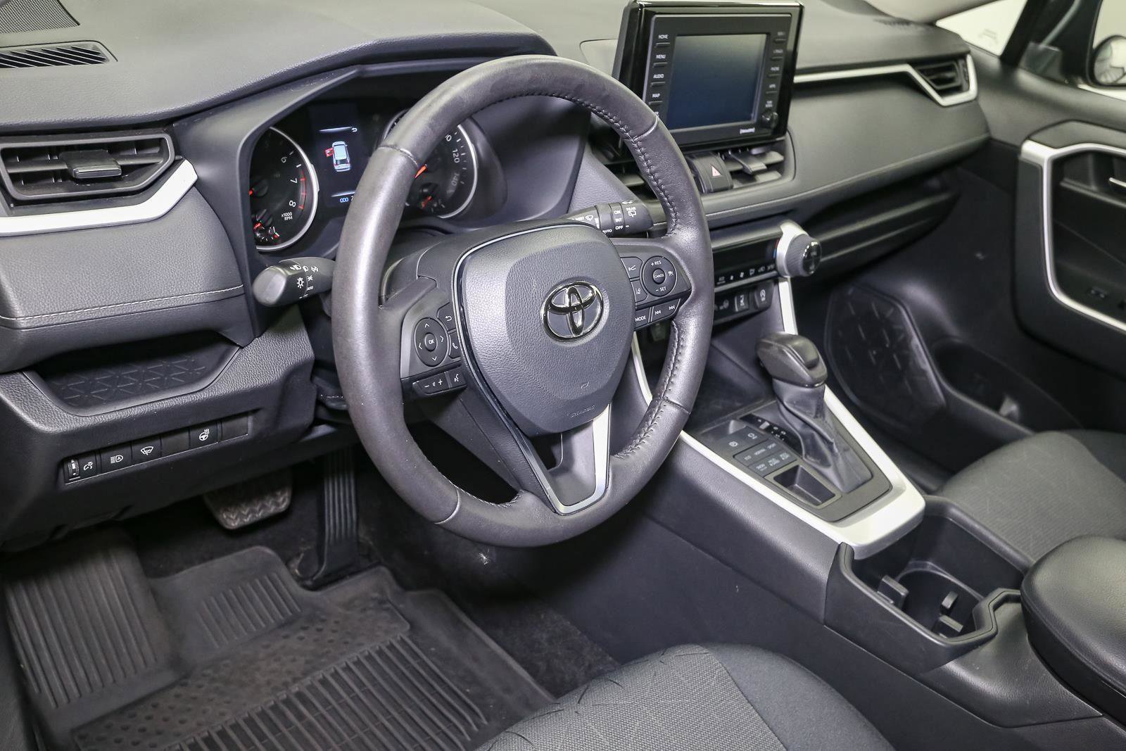 Used 2022 Toyota RAV4 XLE w/ XLE Grade Weather Package AWD/4WD image 23