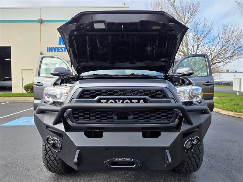 Used 2017 Toyota Tacoma TRD Off-Road w/ Premium & Technology Package image 29