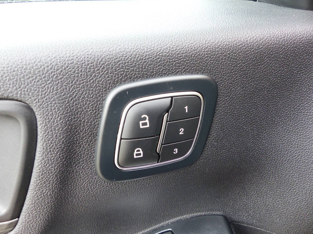 Used 2026 Ford Escape Platinum AWD/4WD image 21