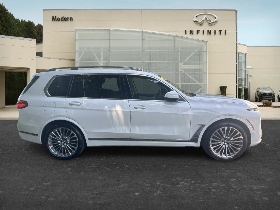 Used 2023 BMW X7 xDrive40i w/ Premium Package AWD/4WD image 4