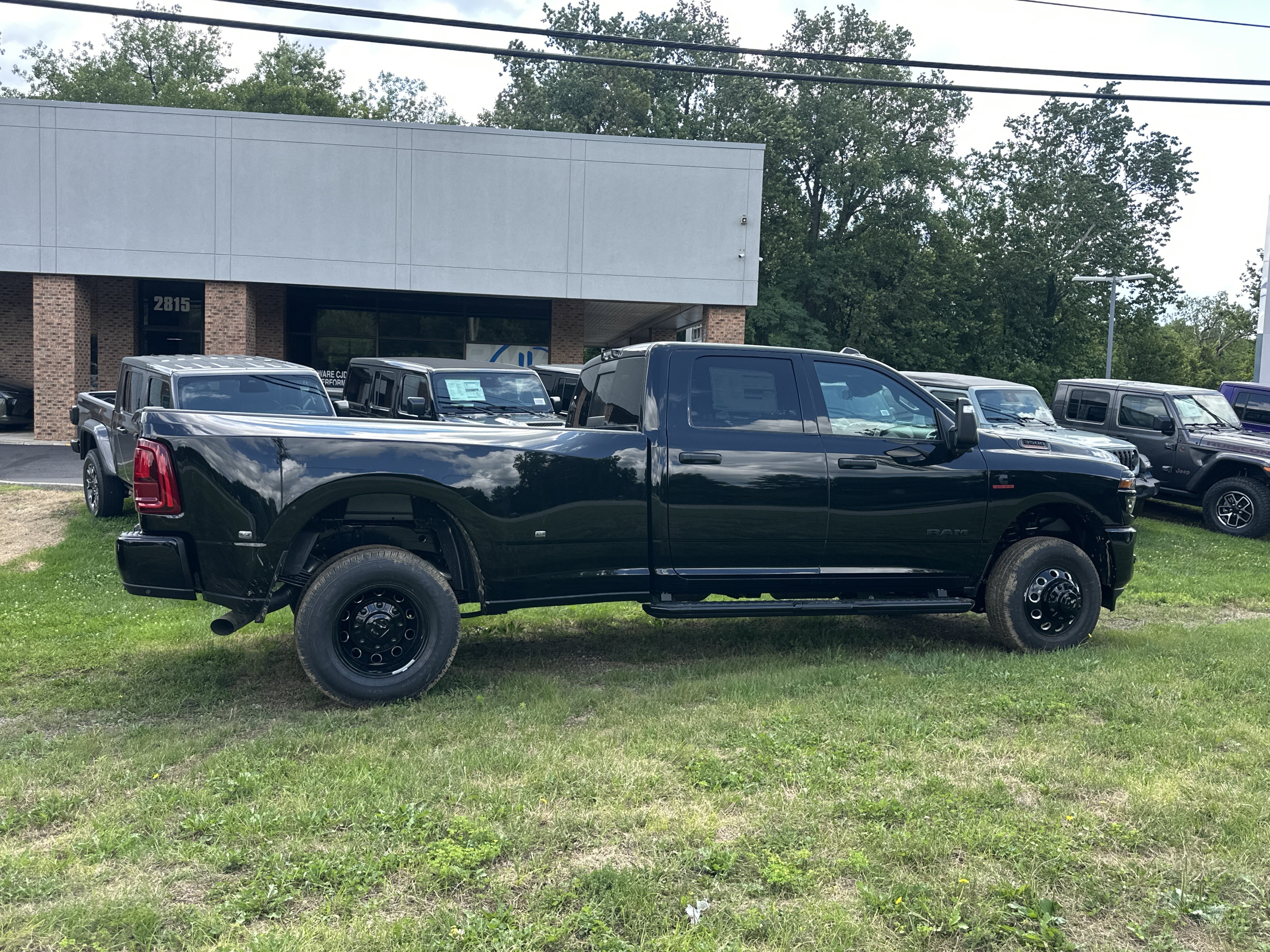 New 2026 RAM 3500 Big Horn AWD/4WD image 18