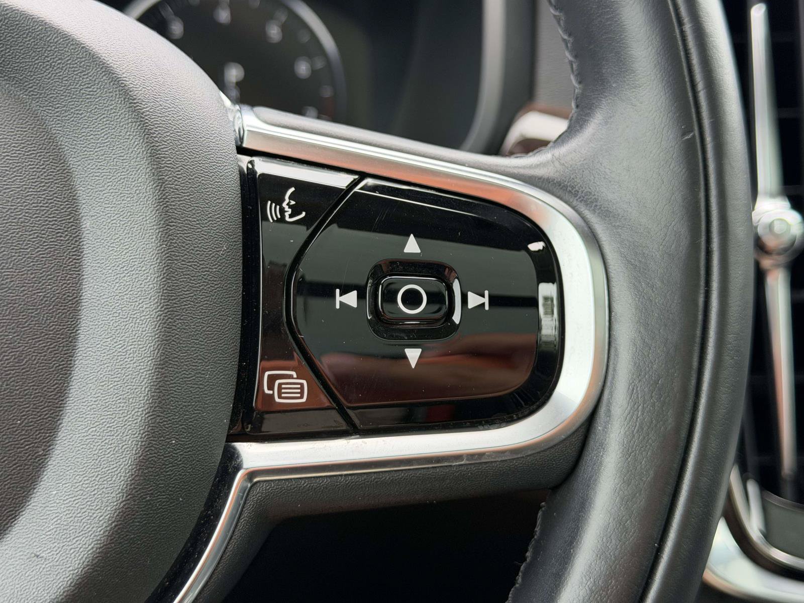 Used 2019 Volvo S90 T5 Momentum FWD image 20