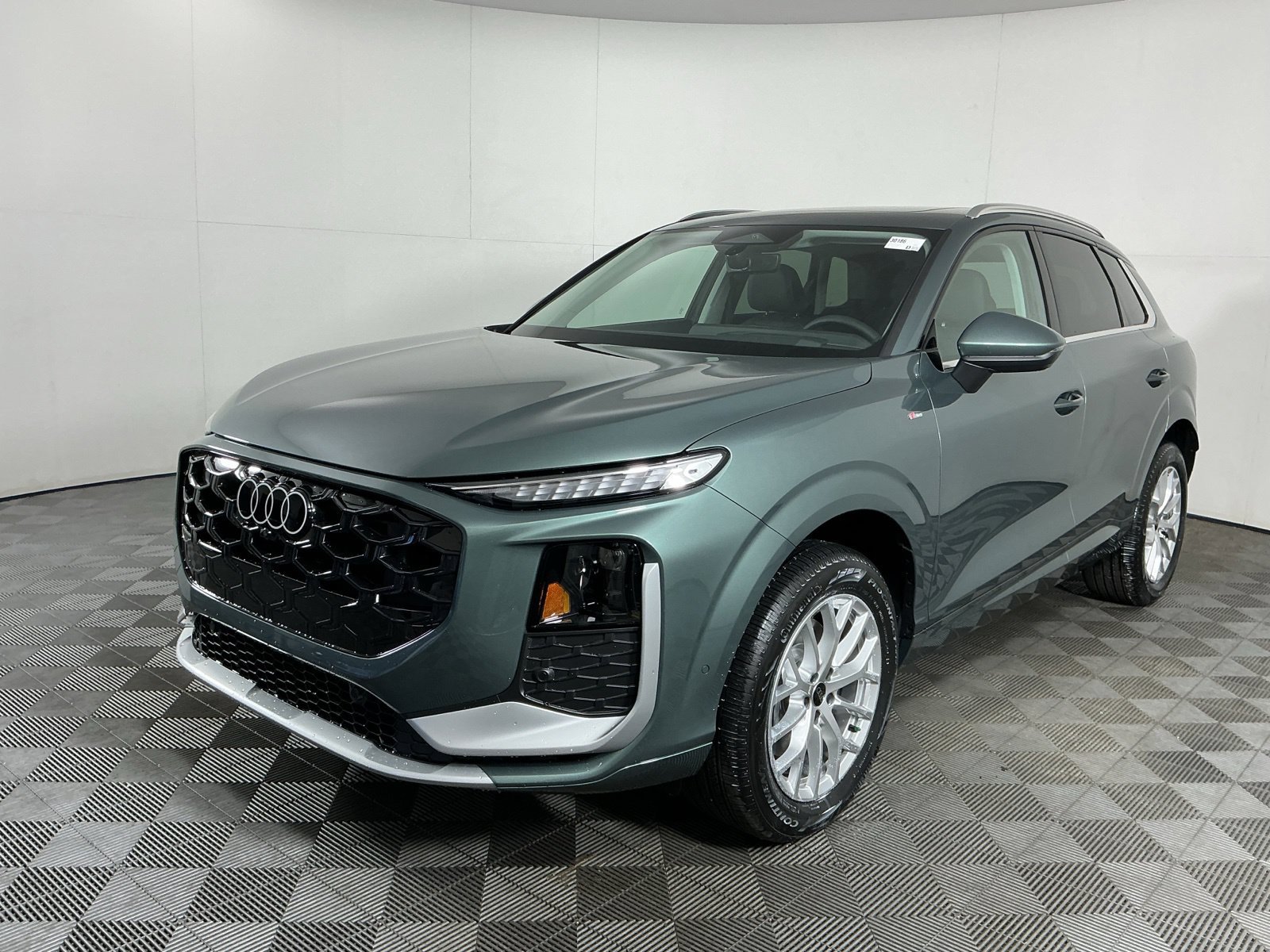 New 2026 Audi Q3 quattro 2.0T AWD/4WD image 3