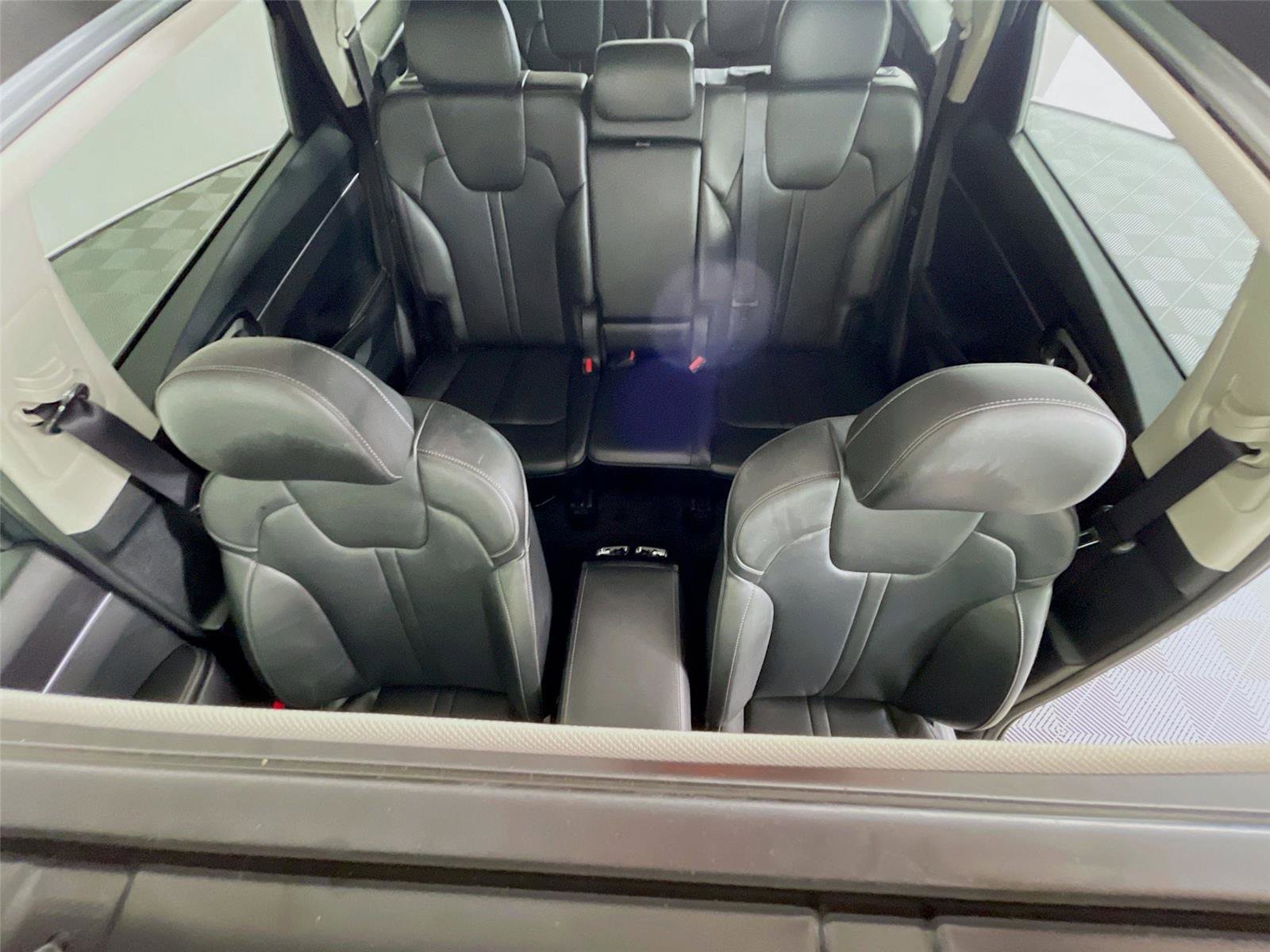 Used 2023 Kia Sorento S w/ Panoramic Sunroof Package image 12