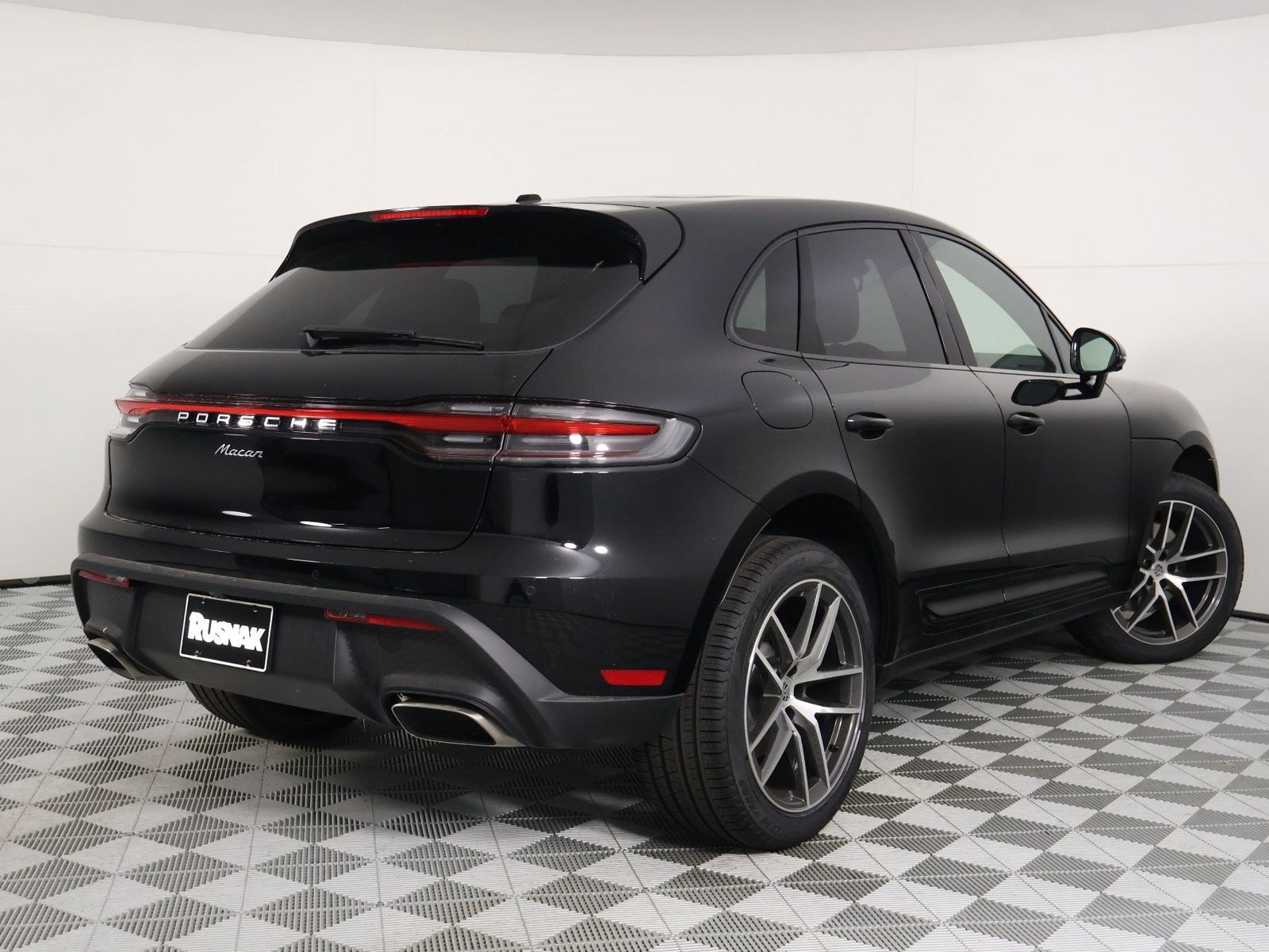 New 2026 Porsche Macan AWD/4WD image 7