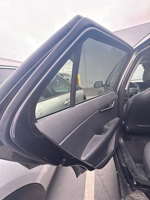 Used 2023 Kia Niro LX FWD image 9