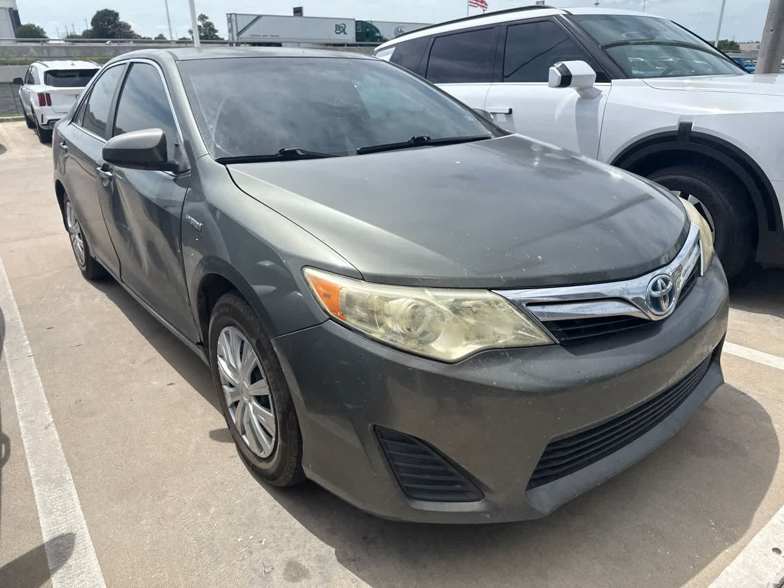 Used 2012 Toyota Camry LE FWD image 3