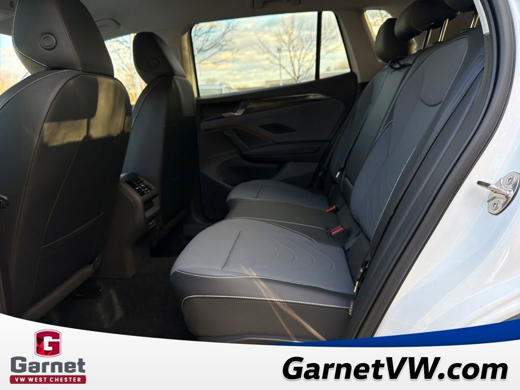 New 2025 Volkswagen Tiguan SE image 16