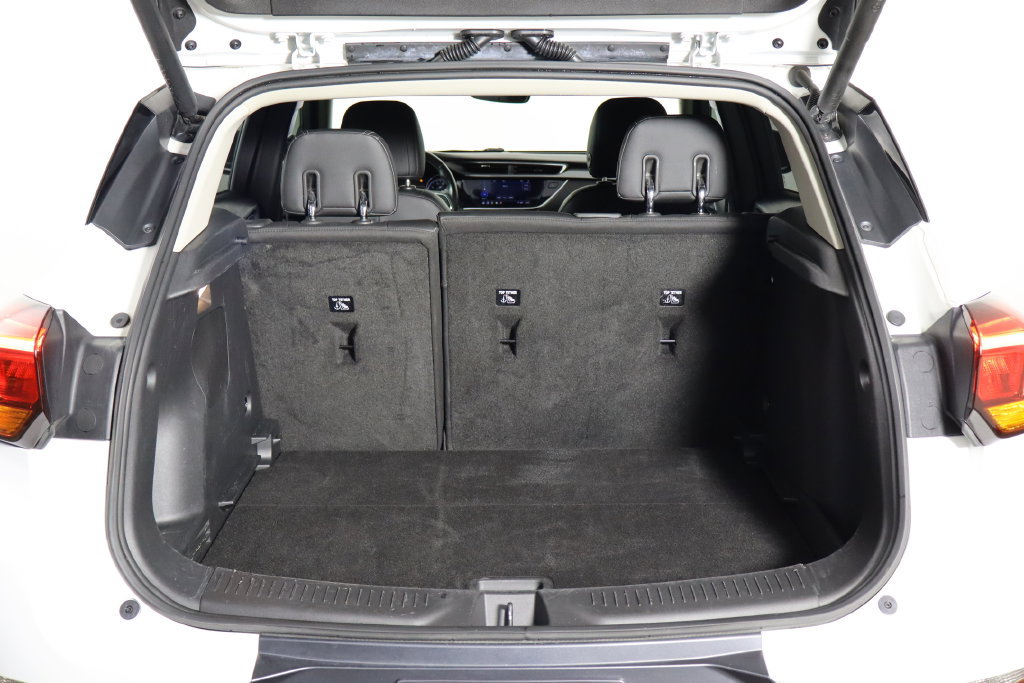 Used 2022 Buick Encore GX Essence w/ Experience Buick Package FWD image 17