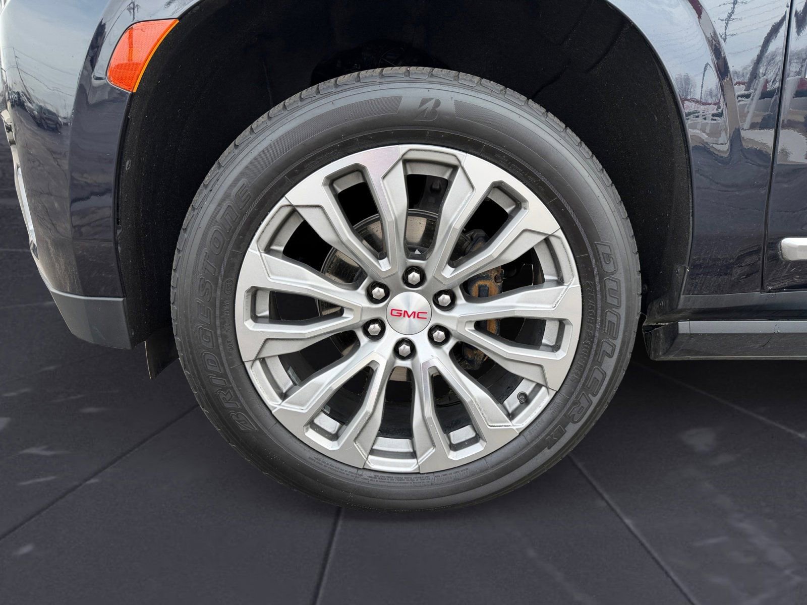 Used 2021 GMC Yukon Denali w/ Denali Premium Package image 14