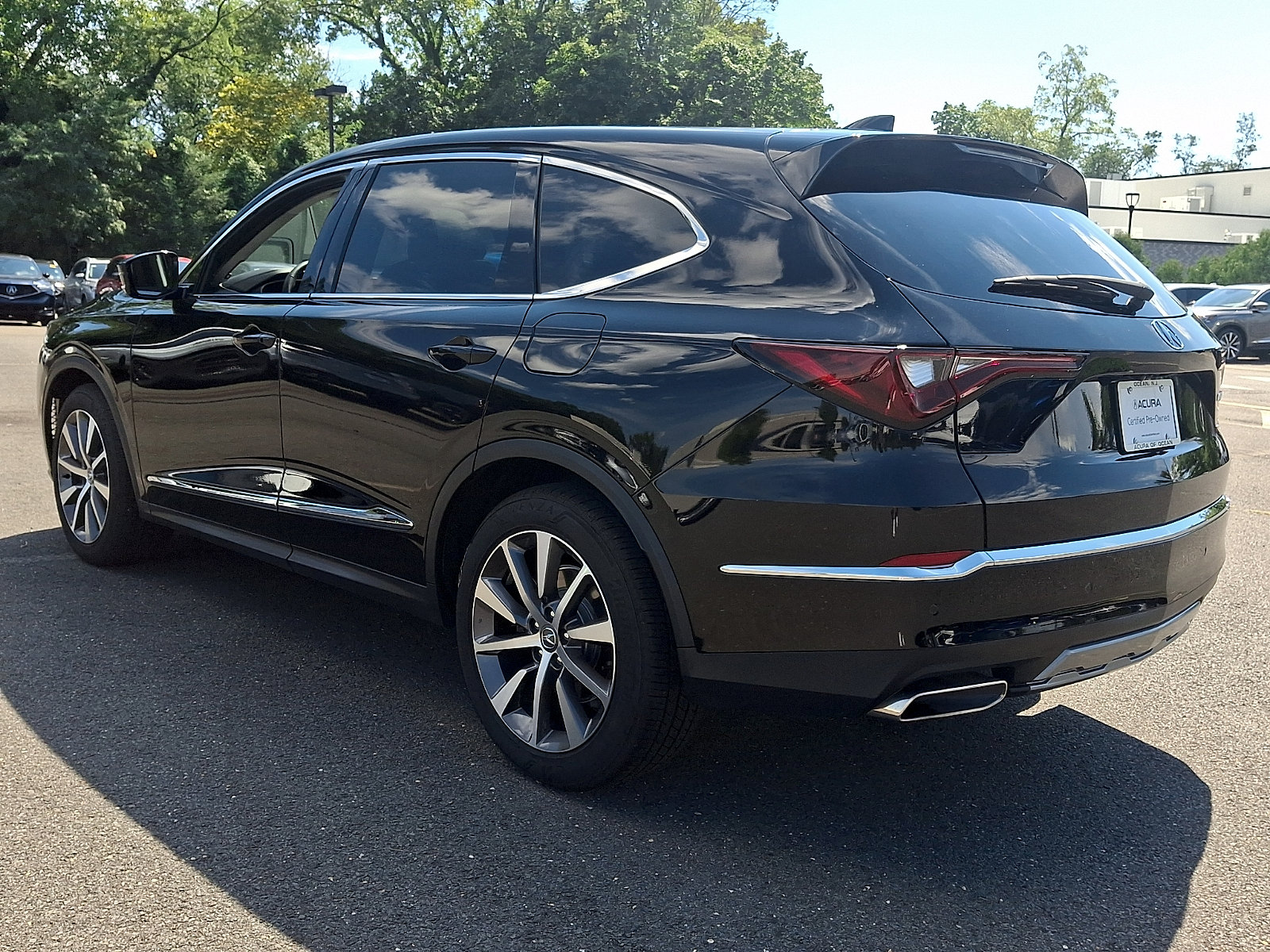 Certified 2026 Acura MDX w/ Technology Package FWD image 4