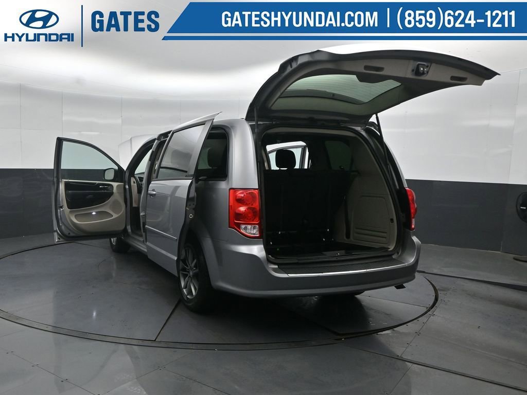 Used 2016 Dodge Grand Caravan SE FWD image 50