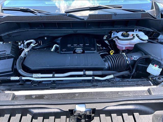 Used 2026 Chevrolet Silverado 1500 Custom RWD image 11