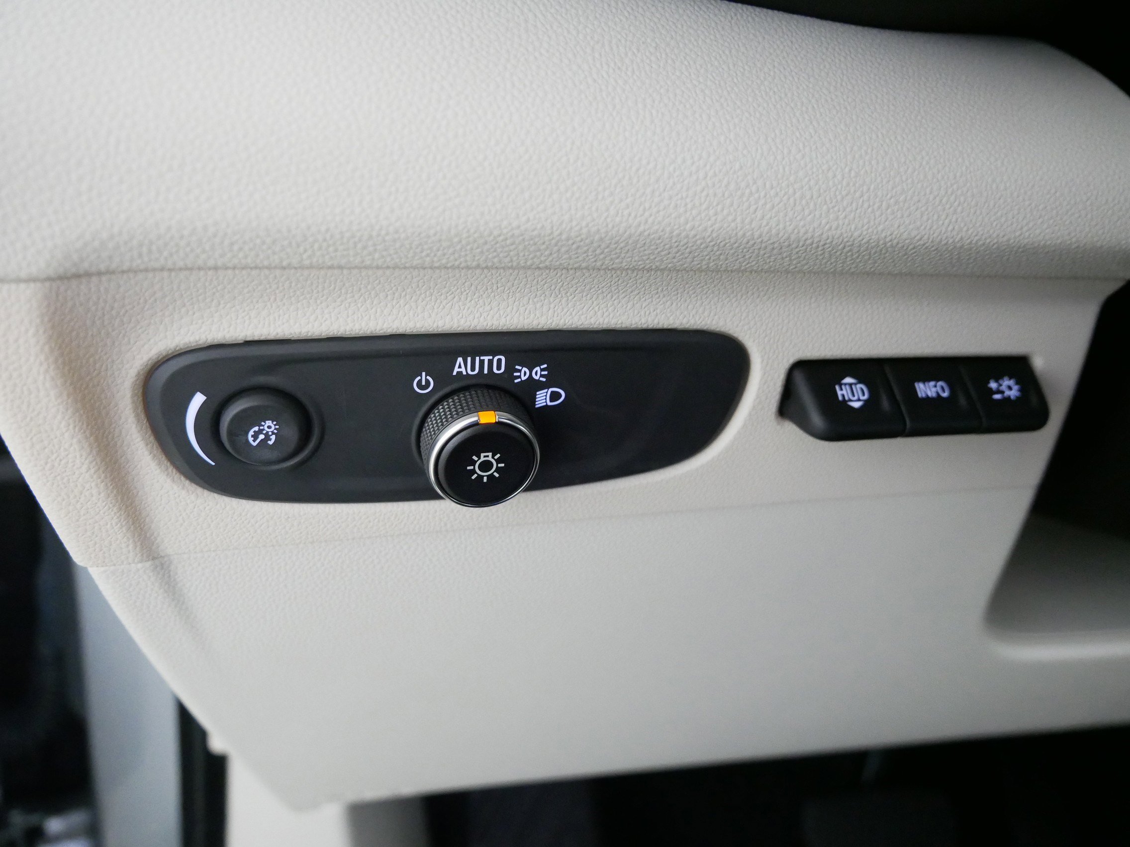 Used 2023 Buick Envision Avenir image 26