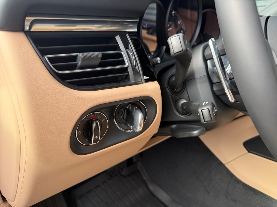 New 2026 Porsche Macan Turbo image 23