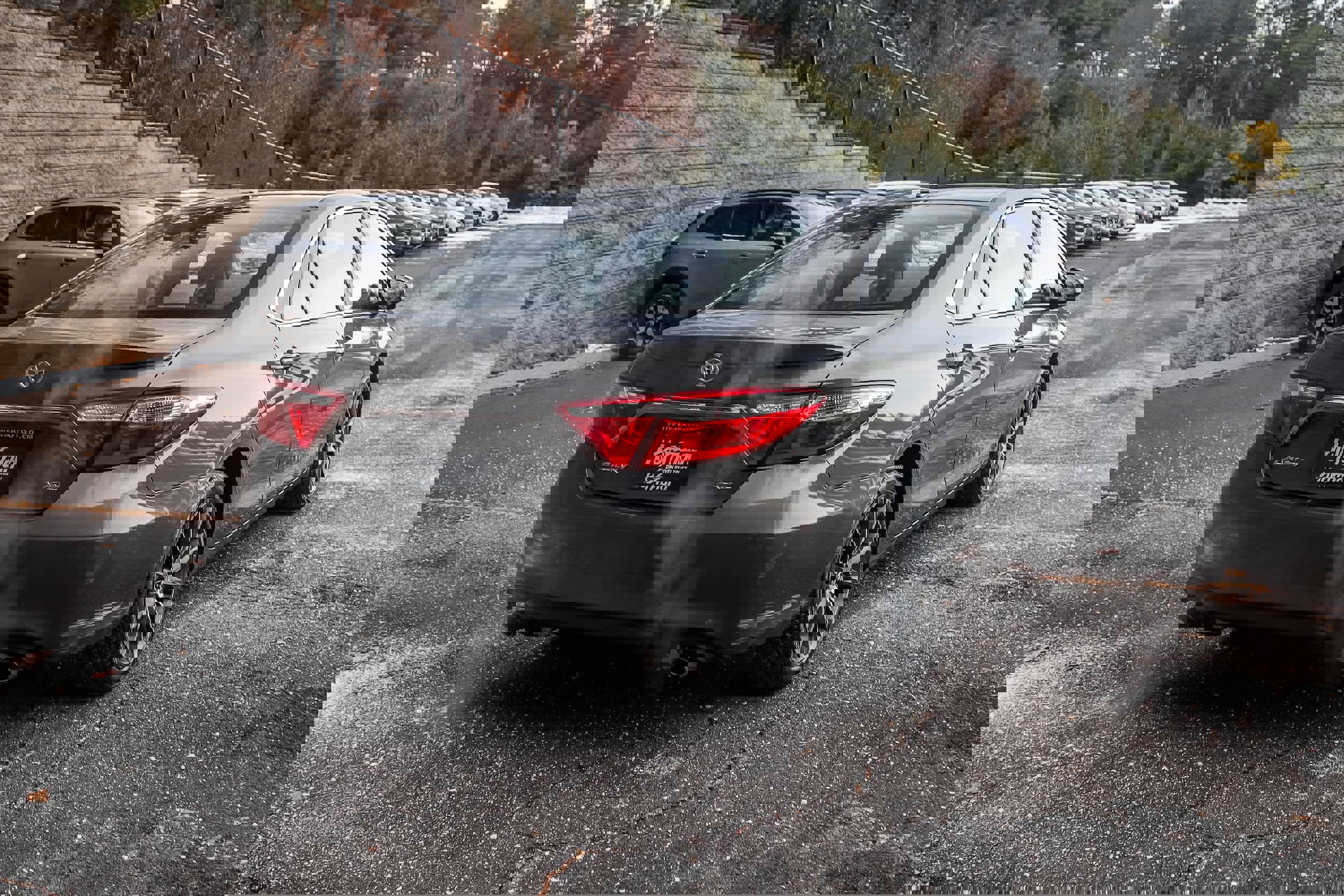 Used 2015 Toyota Camry XSE image 5