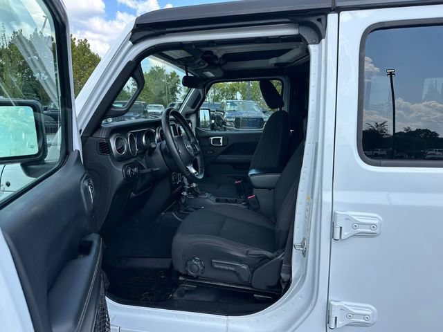 Used 2018 Jeep Wrangler Unlimited Sahara AWD/4WD image 11