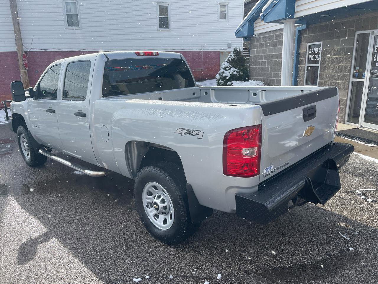 Used 2013 Chevrolet Silverado 3500 W/T w/ Snow Plow Prep Package image 8