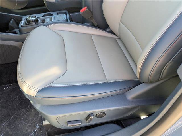 New 2025 Ford Maverick Lariat w/ 4K Tow Package image 4