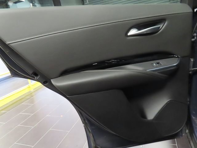 Used 2024 Cadillac XT4 Luxury w/ Cold Weather Package FWD image 11