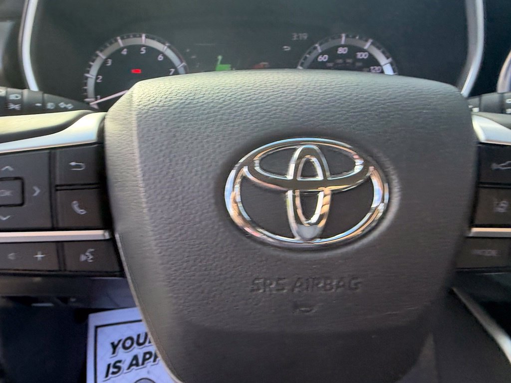 Used 2023 Toyota Highlander XLE AWD/4WD image 31
