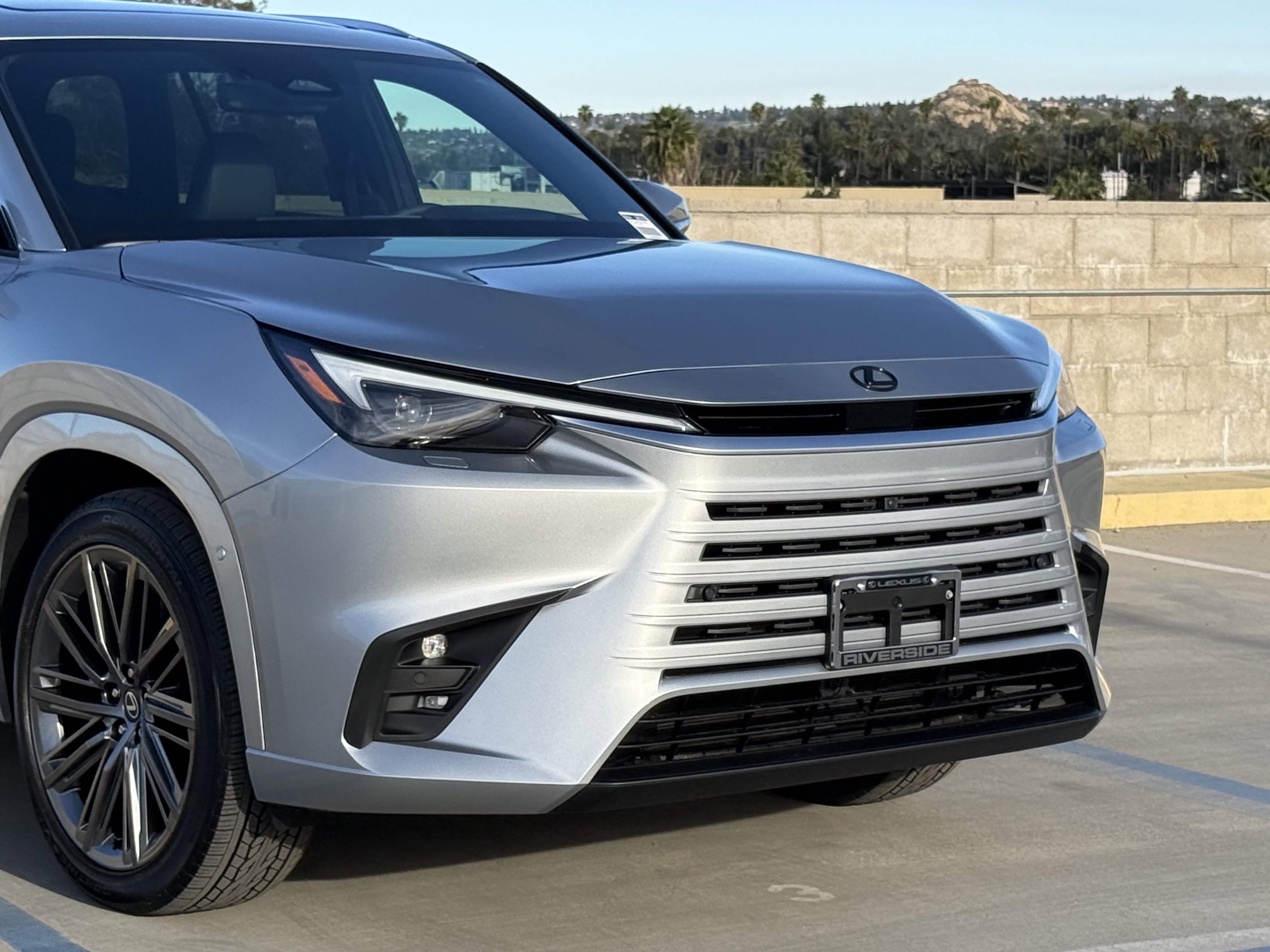 New 2026 Lexus TX 550h AWD Plug-In Hybrid image 3