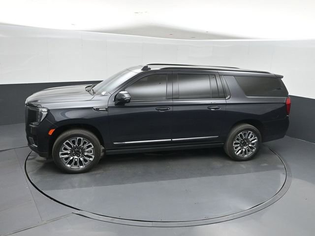 Used 2024 GMC Yukon XL Denali Ultimate AWD/4WD image 36