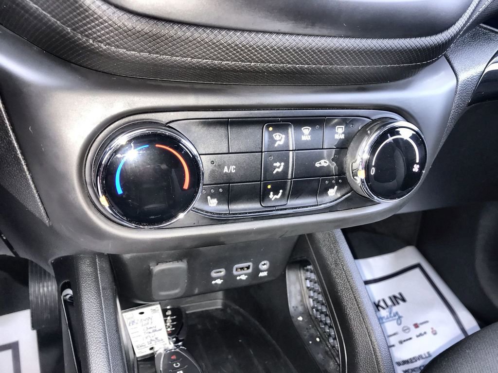 Used 2023 Chevrolet TrailBlazer LT FWD image 18