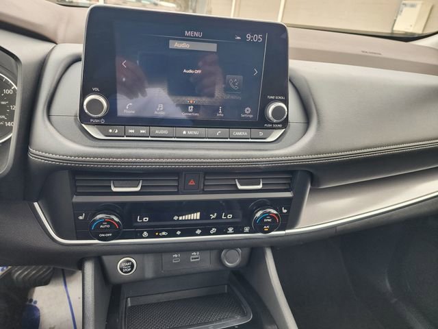 Used 2023 Nissan Rogue SV w/ SV Premium B Package image 17