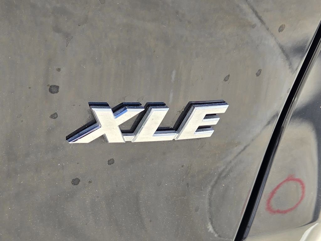 Used 2022 Toyota RAV4 XLE Premium image 12