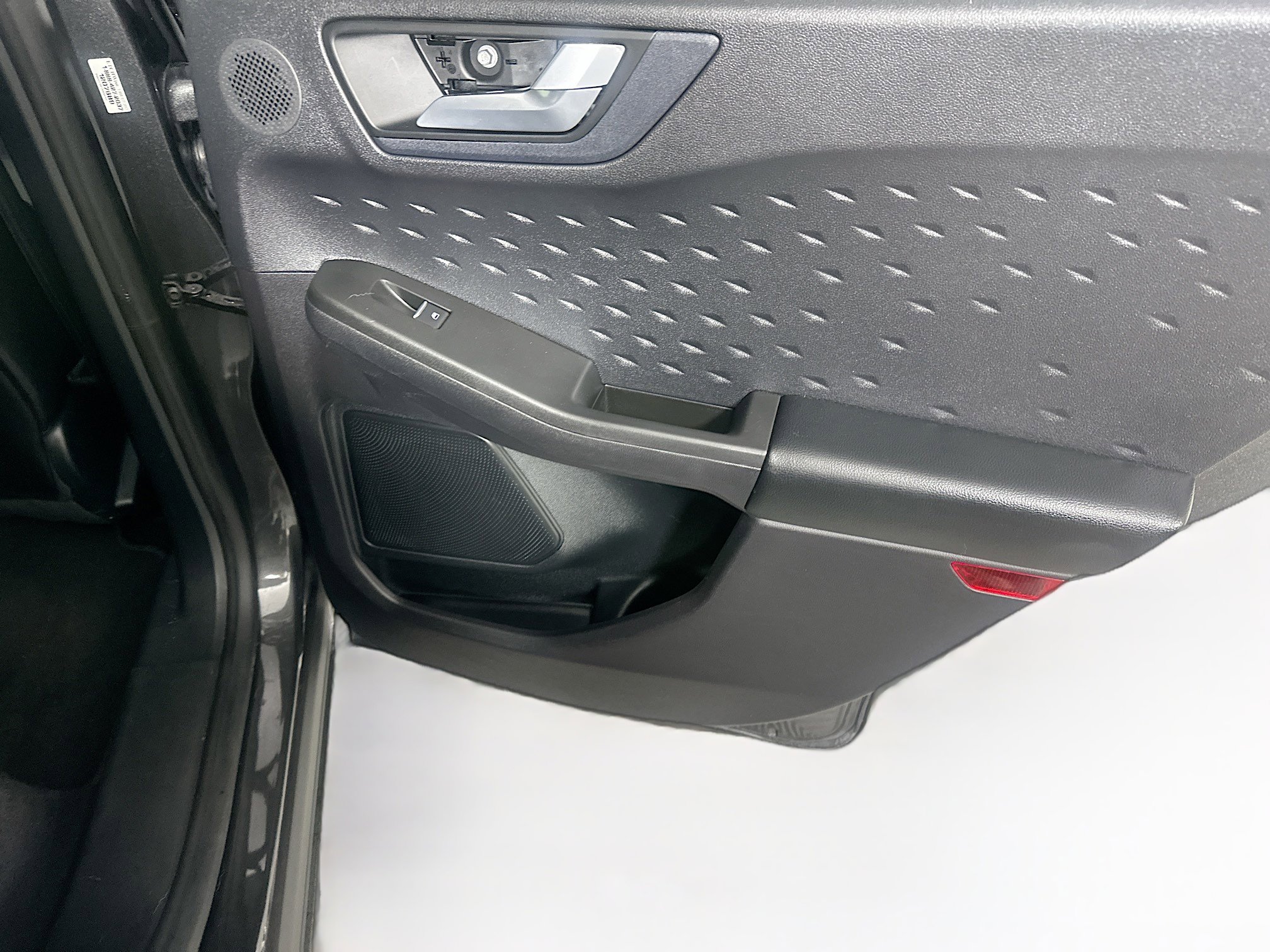 Used 2020 Ford Escape Titanium AWD/4WD image 29