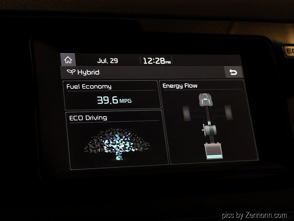 Used 2017 Kia Niro LX FWD image 20