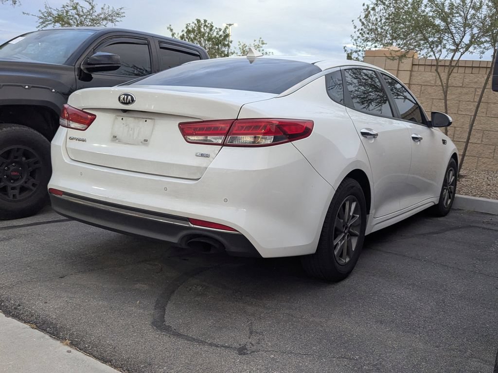 Used 2017 Kia Optima LX w/ Technology Package FWD image 4