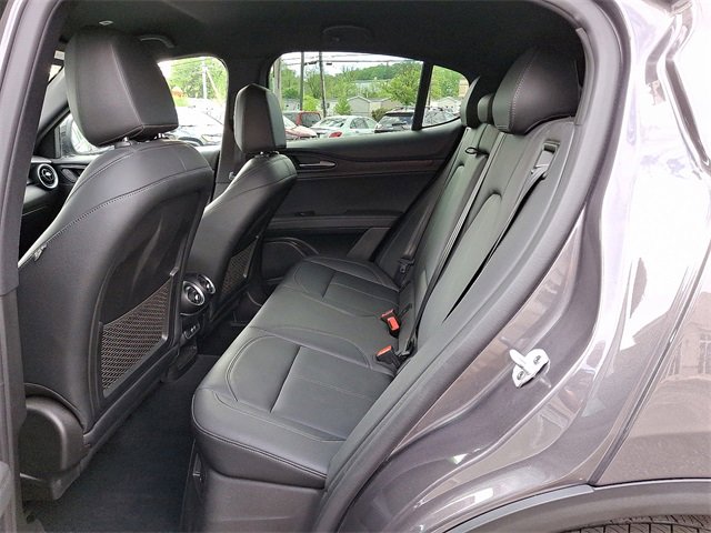 Used 2024 Alfa Romeo Stelvio Sprint image 10