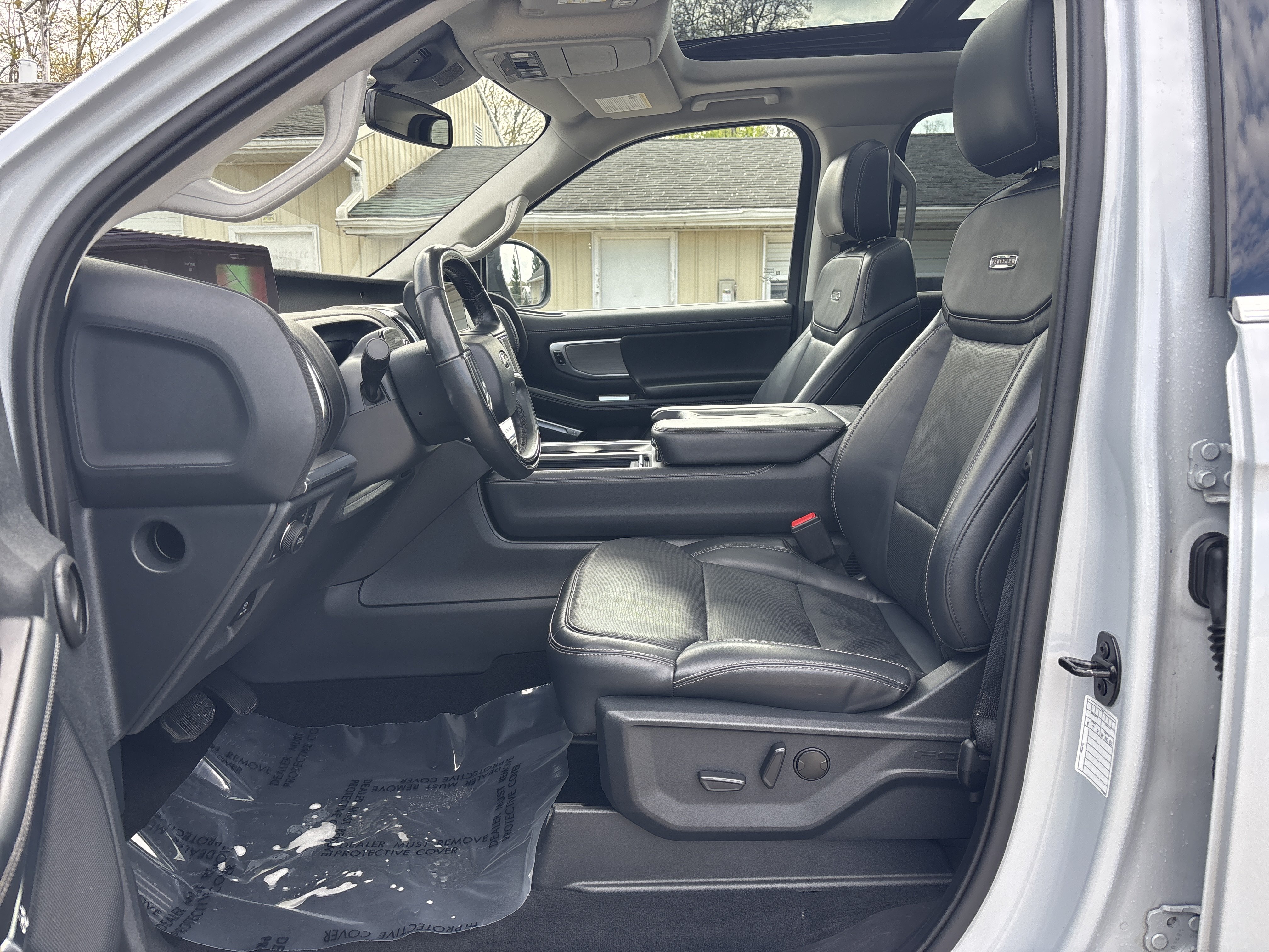 Used 2025 Ford Expedition Platinum AWD/4WD image 15