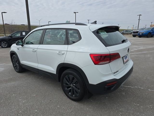 Used 2022 Volkswagen Taos S image 3