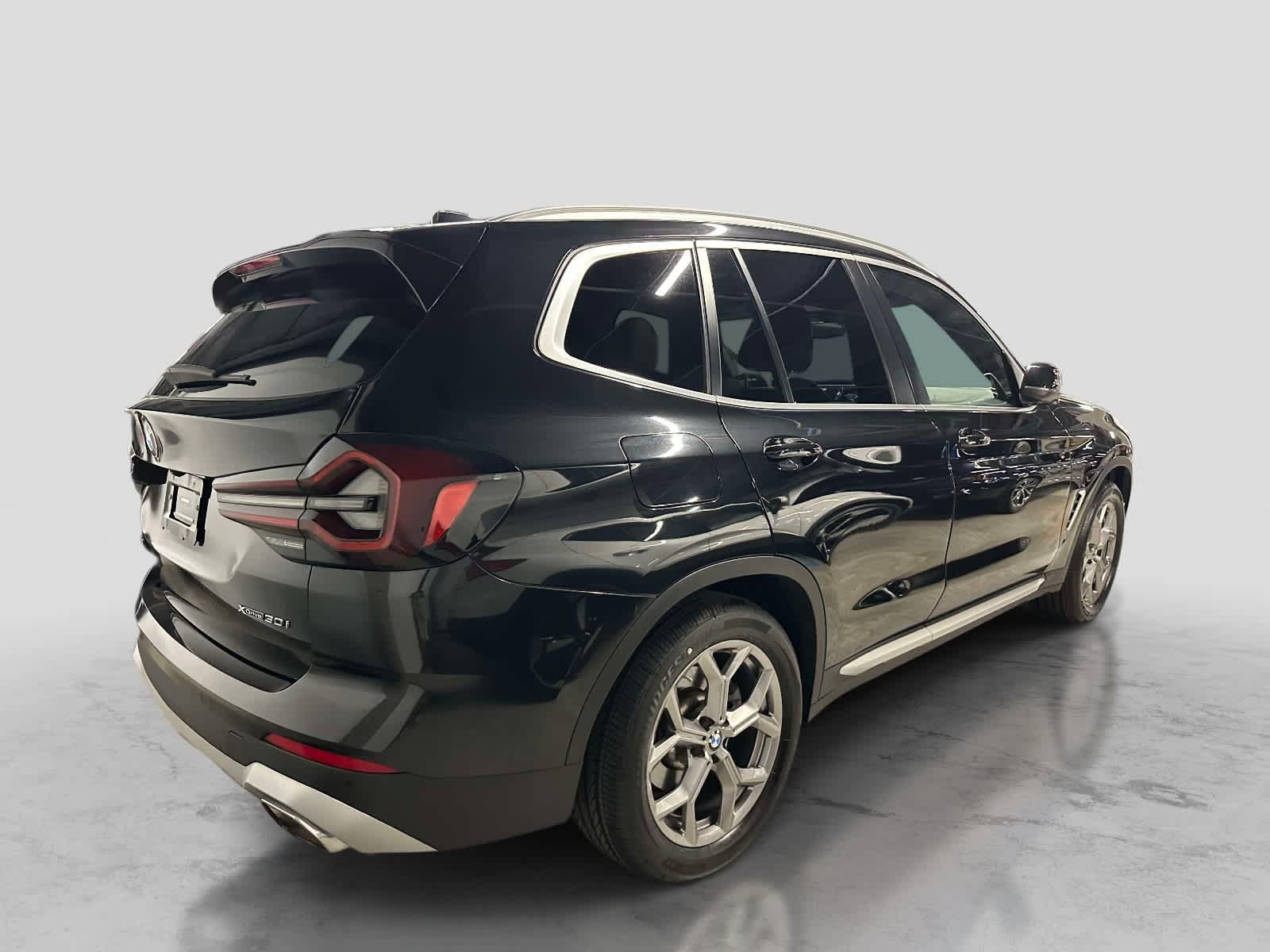Used 2023 BMW X3 xDrive30i w/ Premium Package AWD/4WD image 5