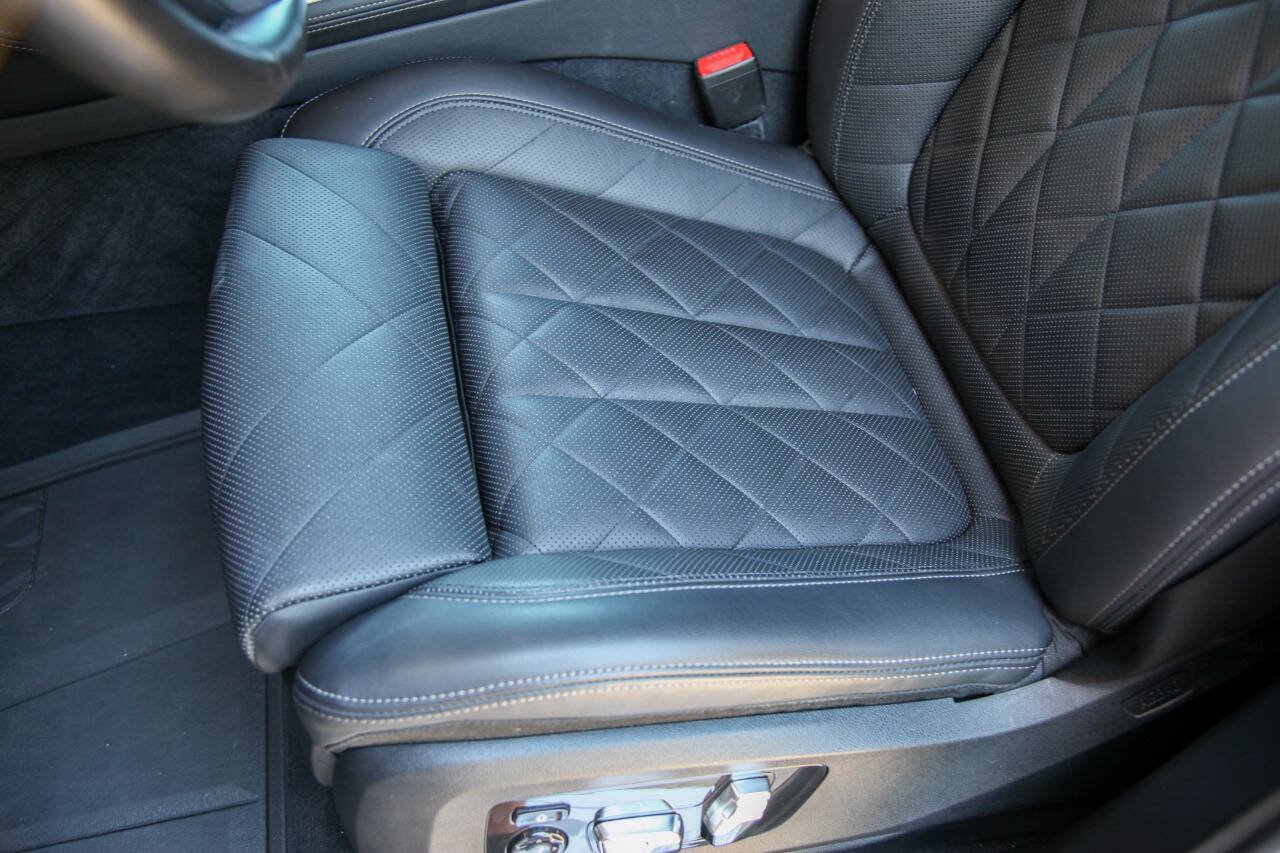 Used 2024 BMW X5 sDrive40i w/ M Sport Package RWD image 30