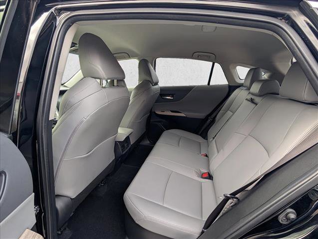 Used 2022 Toyota Venza XLE image 17