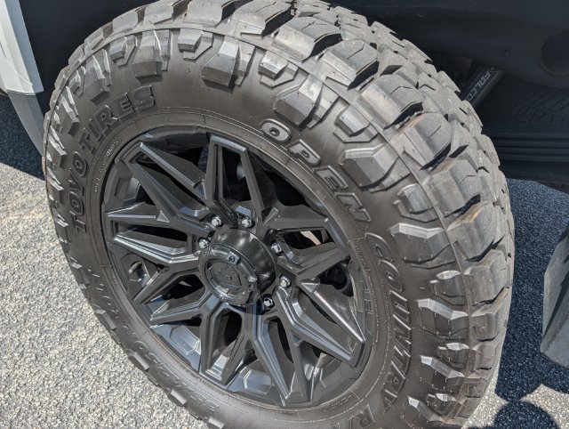 Used 2024 GMC Sierra 2500 AT4 w/ AT4 Premium Plus Package AWD/4WD image 29