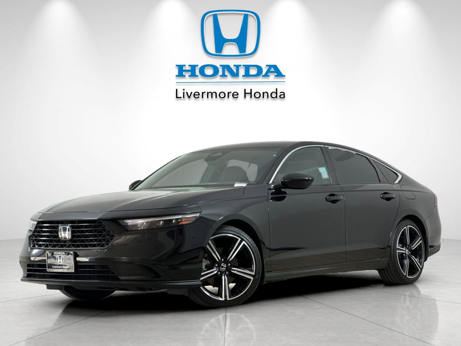 Used 2024 Honda Accord Sport image 2
